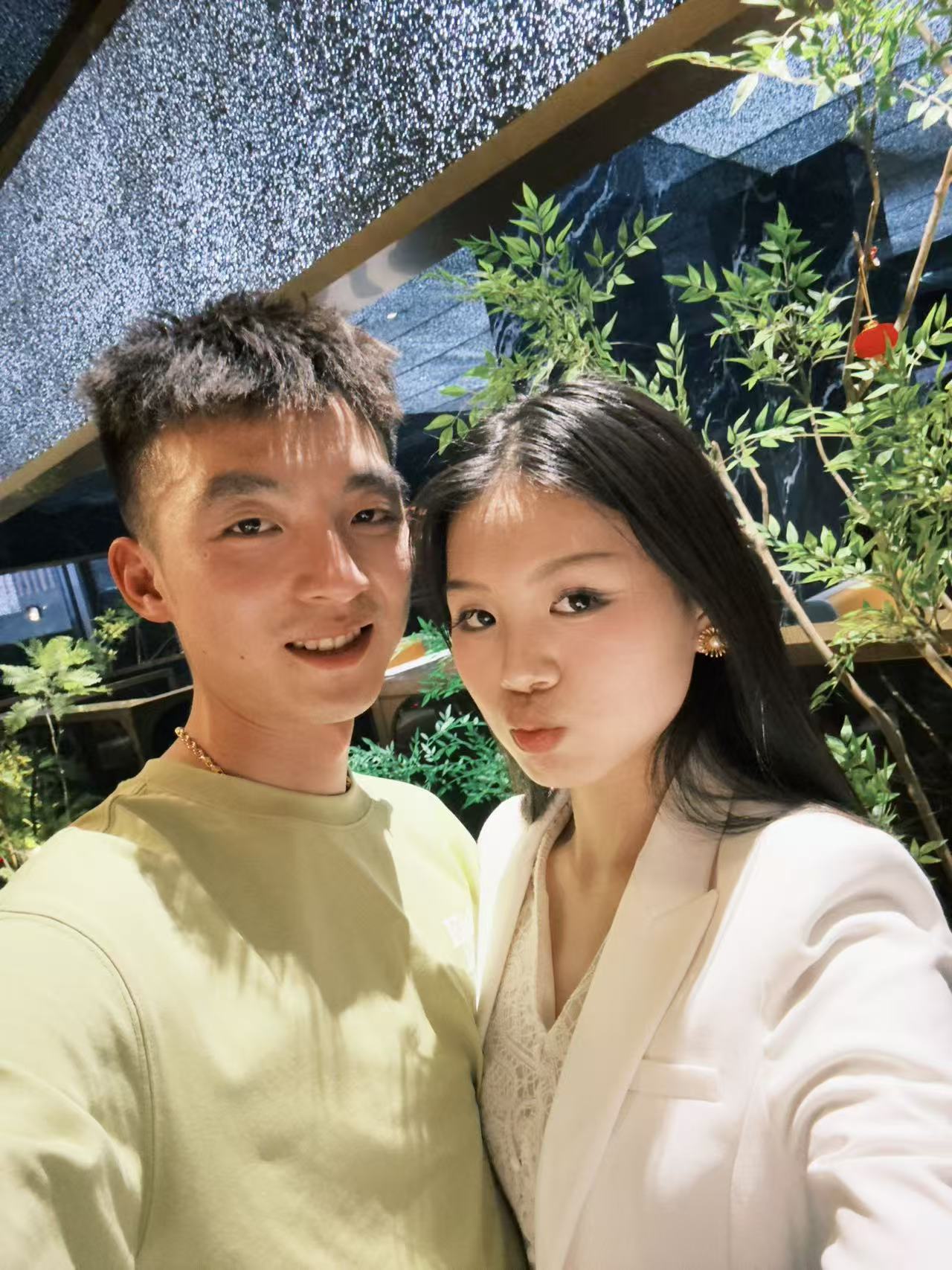 这好像是在井里哈
