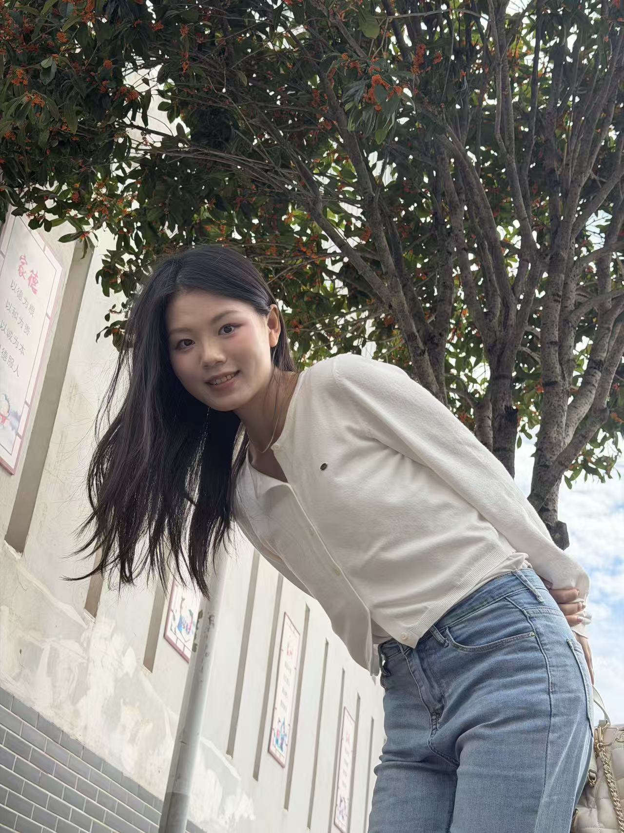 小美女在干嘛呀！
